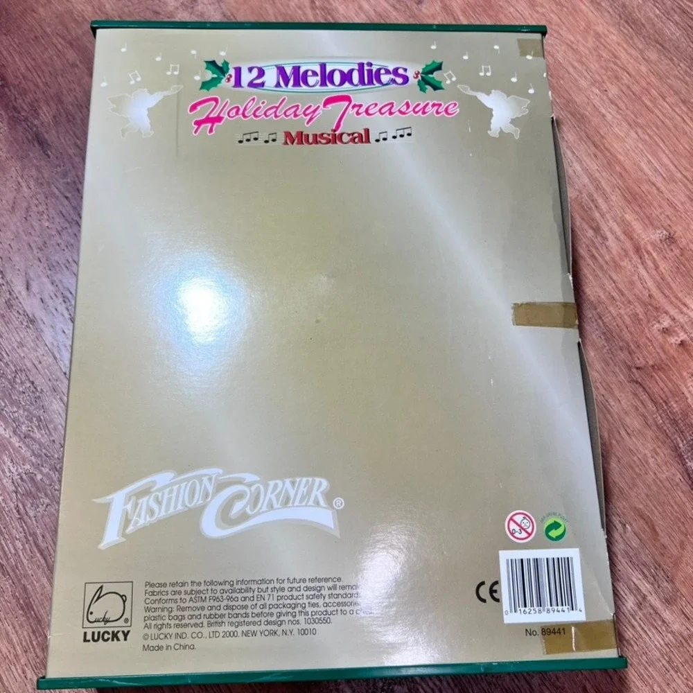 Fashion Corner Holiday Treasure Musical Doll 2000 Green Velvet 12 Melodies 89441